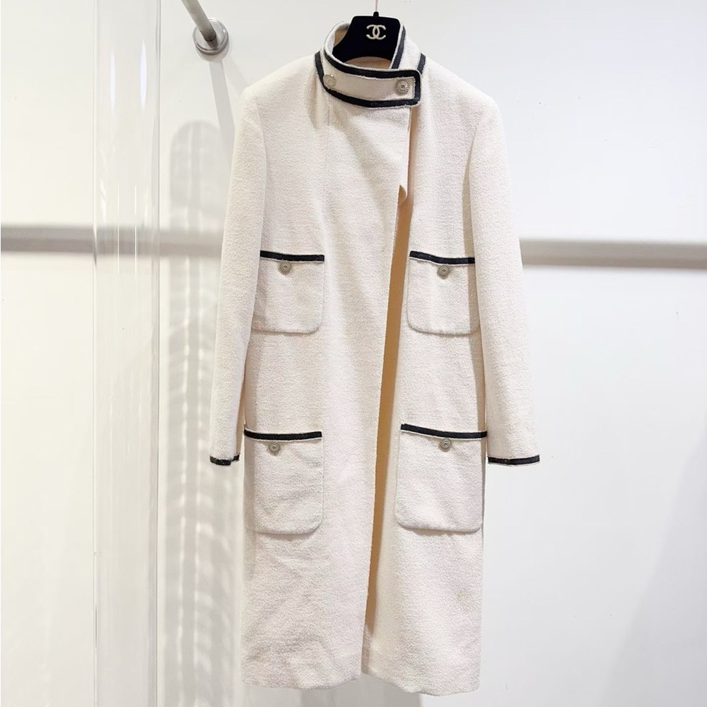 ❌sold❌Authentic CHANEL White Trench Coat with Black Accents